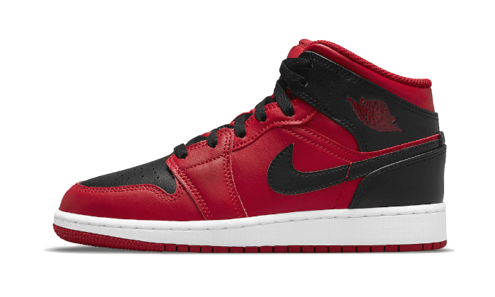 Air-Jordan-1-Mid-Reverse-Bred-554725-660-1_5000x.png