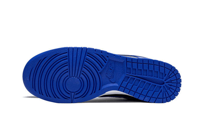 nike-dunk-low-hyper-cobalt-4_800x.png